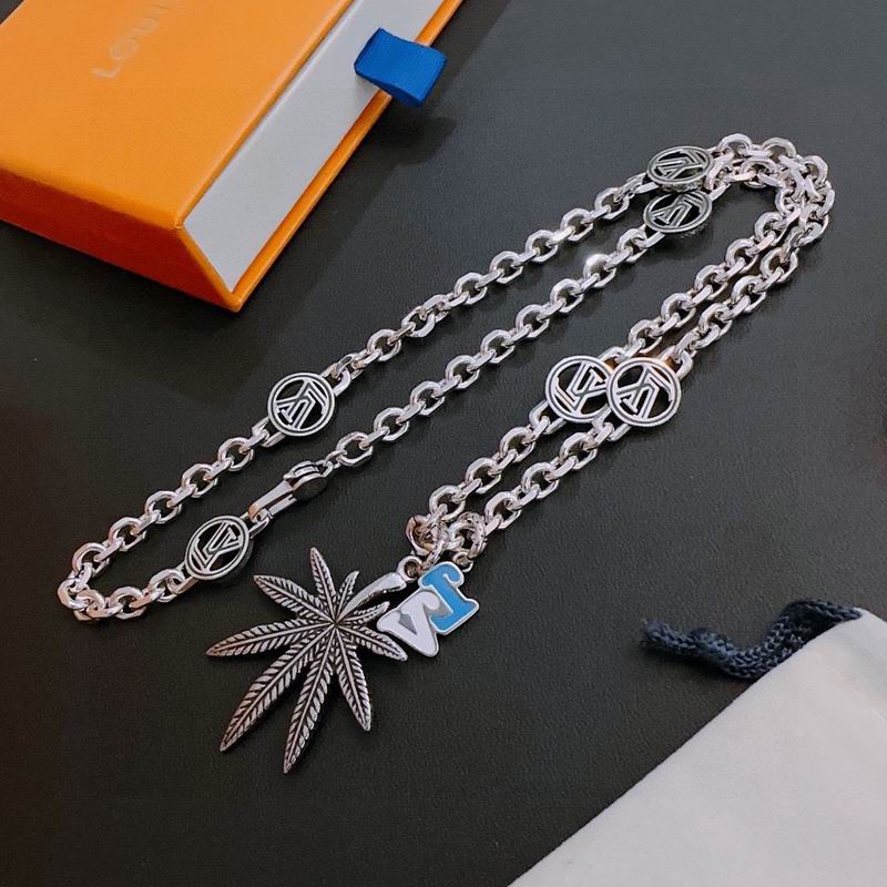 LV Necklace 03lyr472